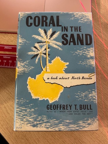 Coral the sand - coral, in